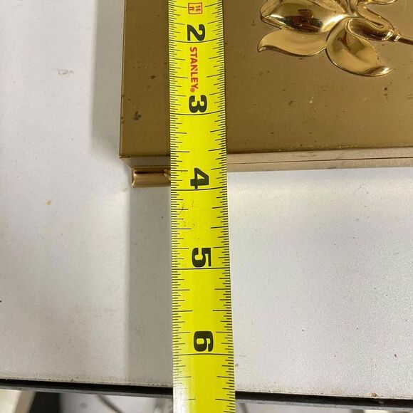 VTG Brass Presentation Box DELTAH MCM Floral Flower Design Jewelry Holder Footed - Picture 5 of 6